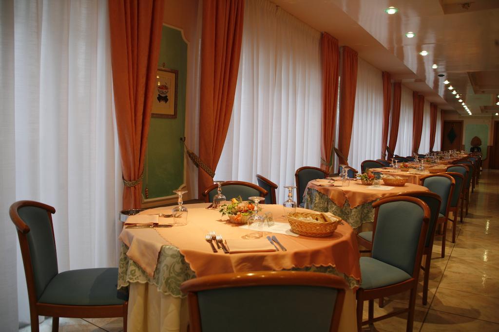 Hotel Leucosya Marina Di Casal Velino 외부 사진